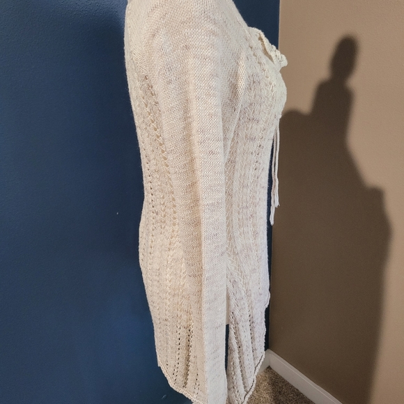 American Rags Size M Women's Long Sleeve Knit Sweater Tan Shark bite - Picture 5 of 10